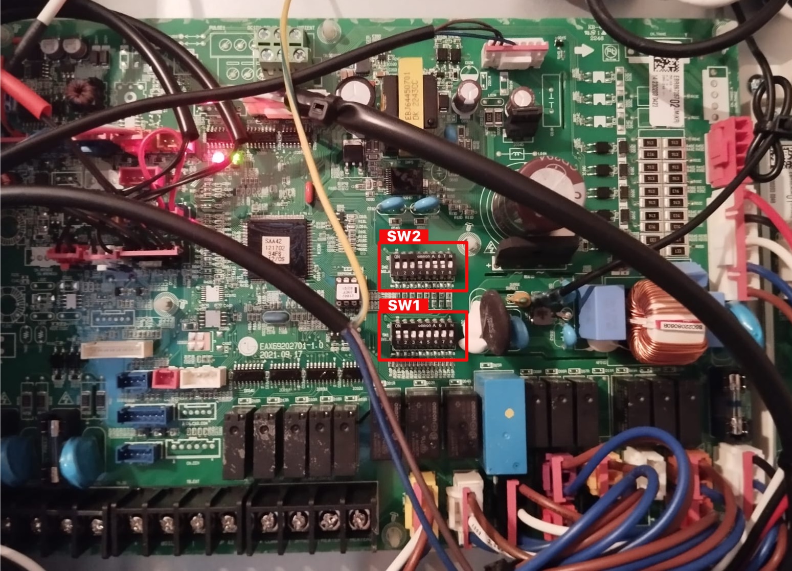 Aktivace Modbus — DIP přepínače SW1