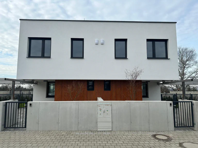 Záhorská Bystrica, Slovensko